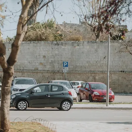 Le Camporelle In Citta ベッド・アンド・ブレックファスト レッチェ